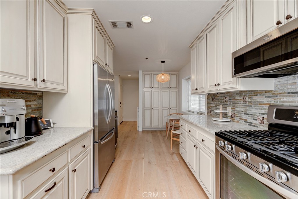 MLS #SB25272858 image #16