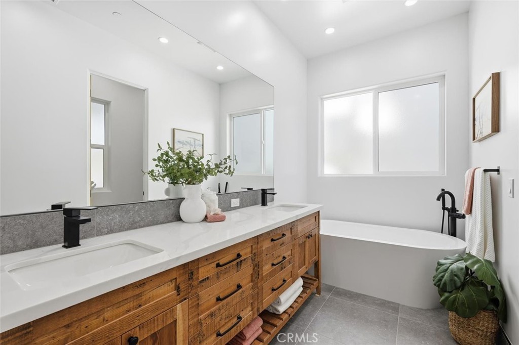 MLS #SB25272985 image #35