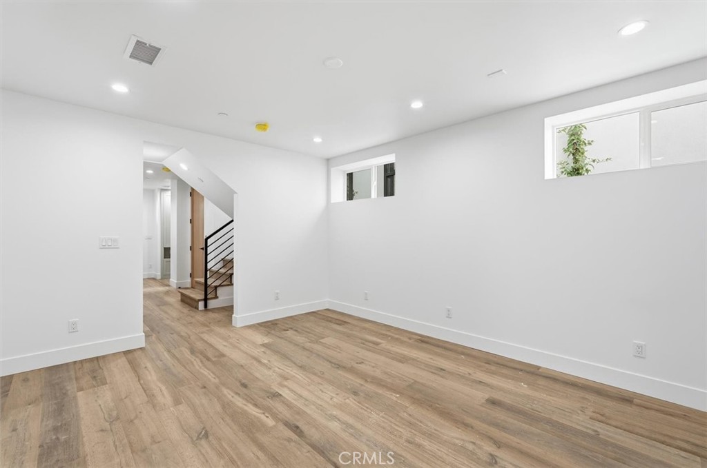 MLS #SB25273043 image #17