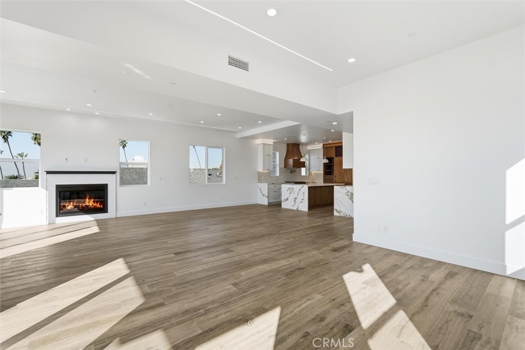 MLS #SB25273043 image #8