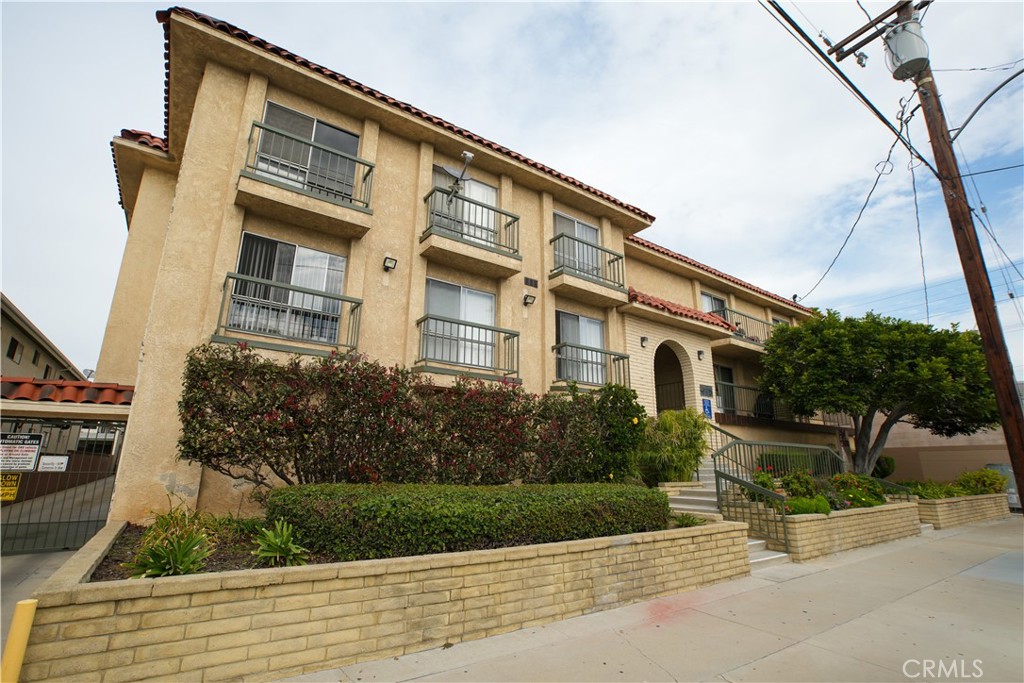 MLS #SB25273235 image #0