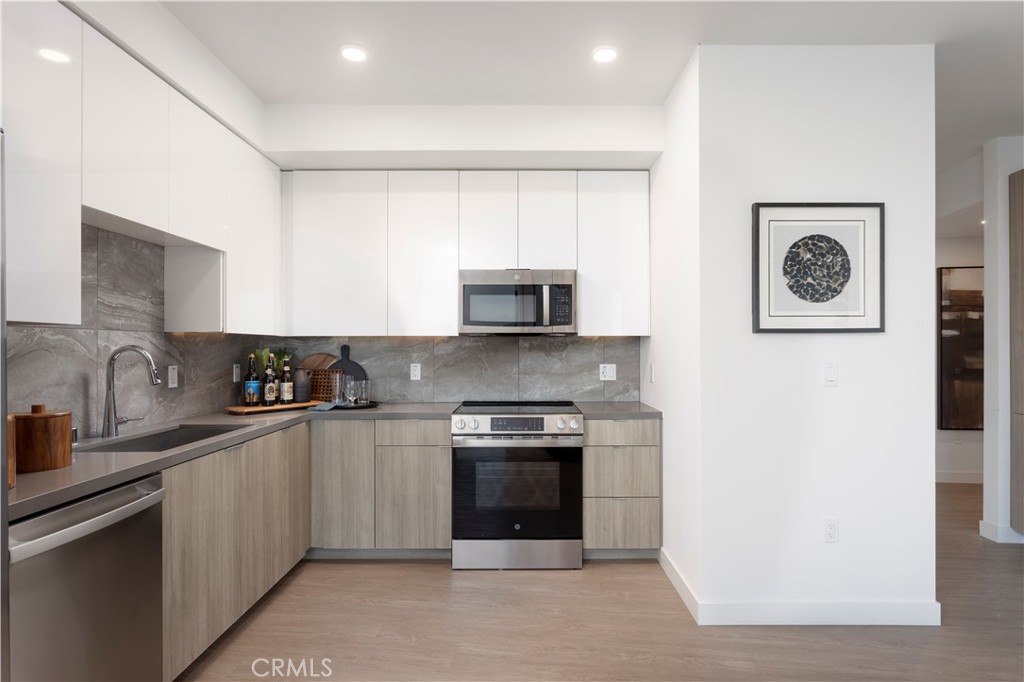 MLS #SB25273356 image #2