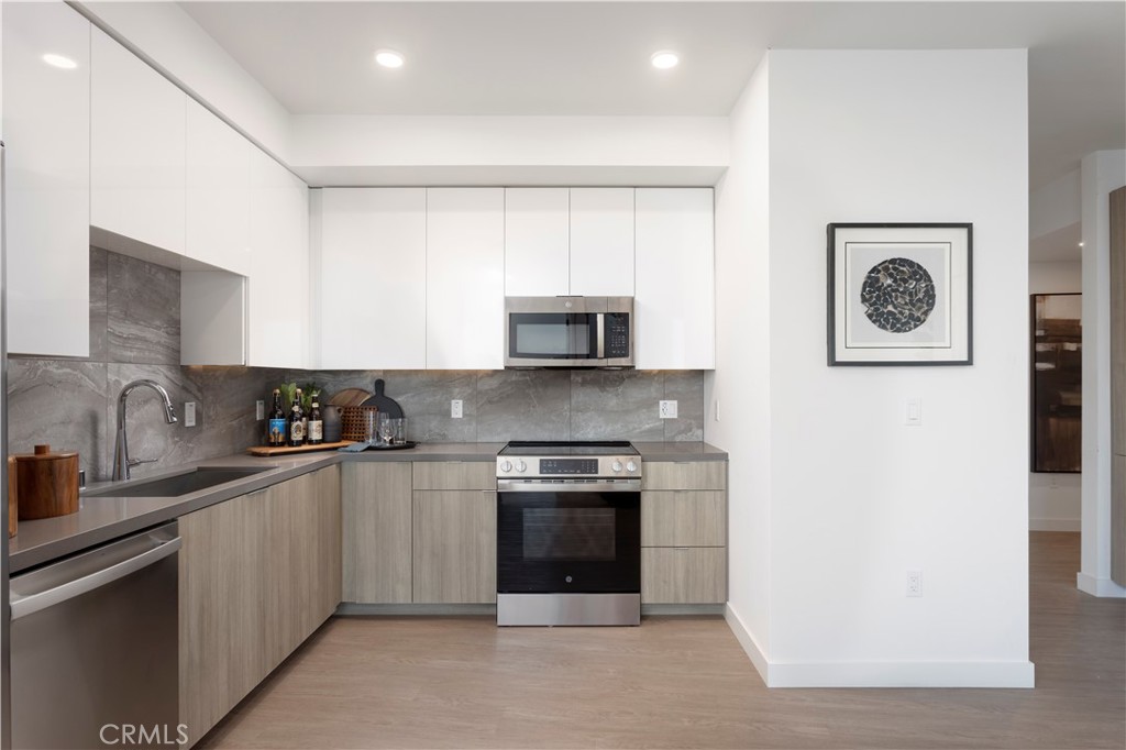 MLS #SB25273366 image #2