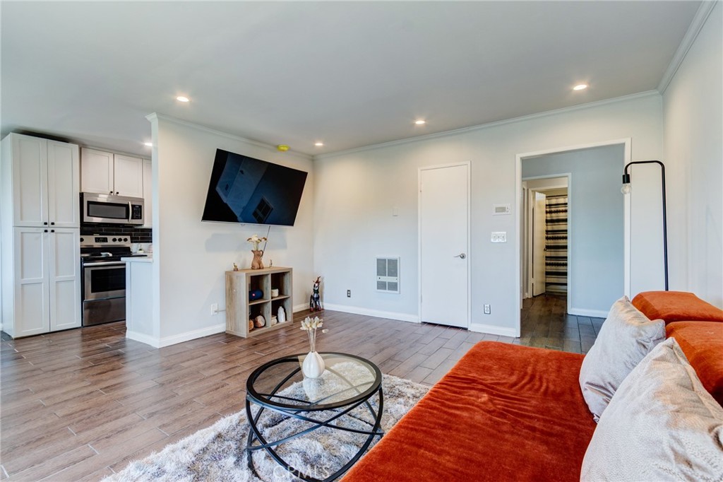 MLS #SB25273689 image #1