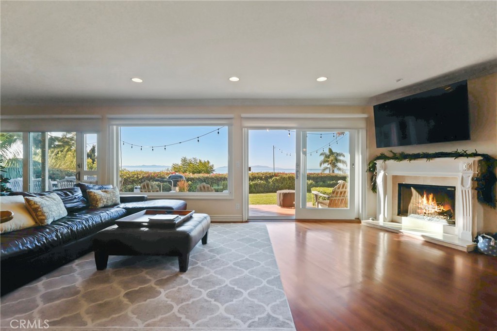 MLS #SB25273910 image #9