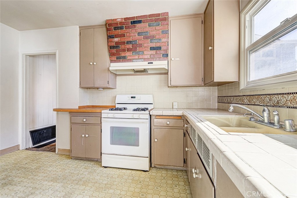 MLS #SB25274160 image #24