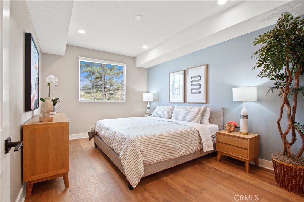 MLS #SB25274863 image #2