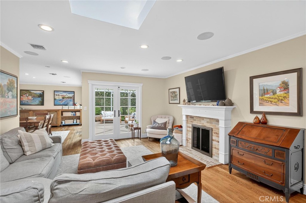 MLS #SB25275193 image #2