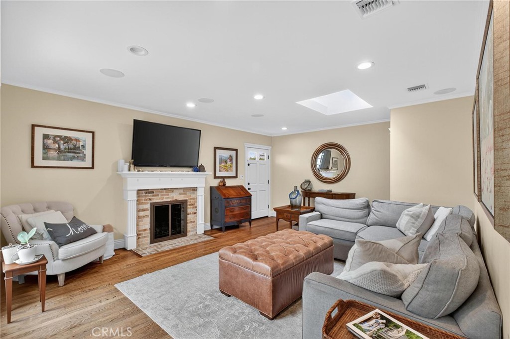 MLS #SB25275193 image #4