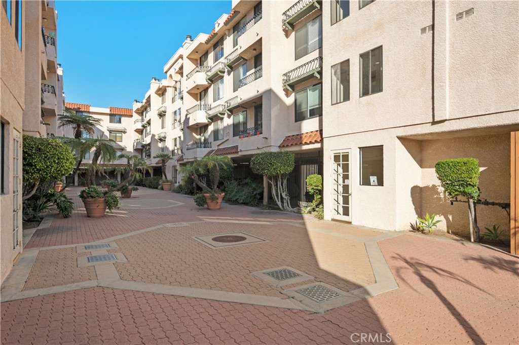 MLS #SB25275771 image #1