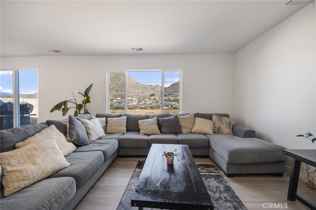 MLS #SB25276472 image #6