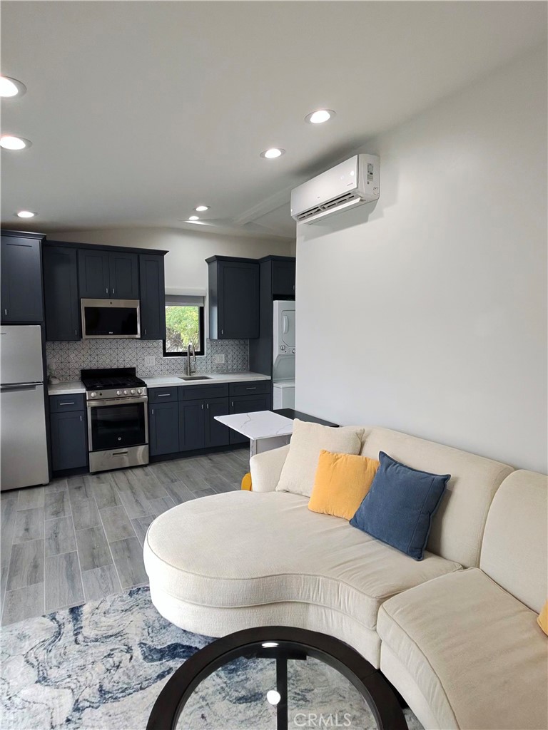 MLS #SB25276779 image #5