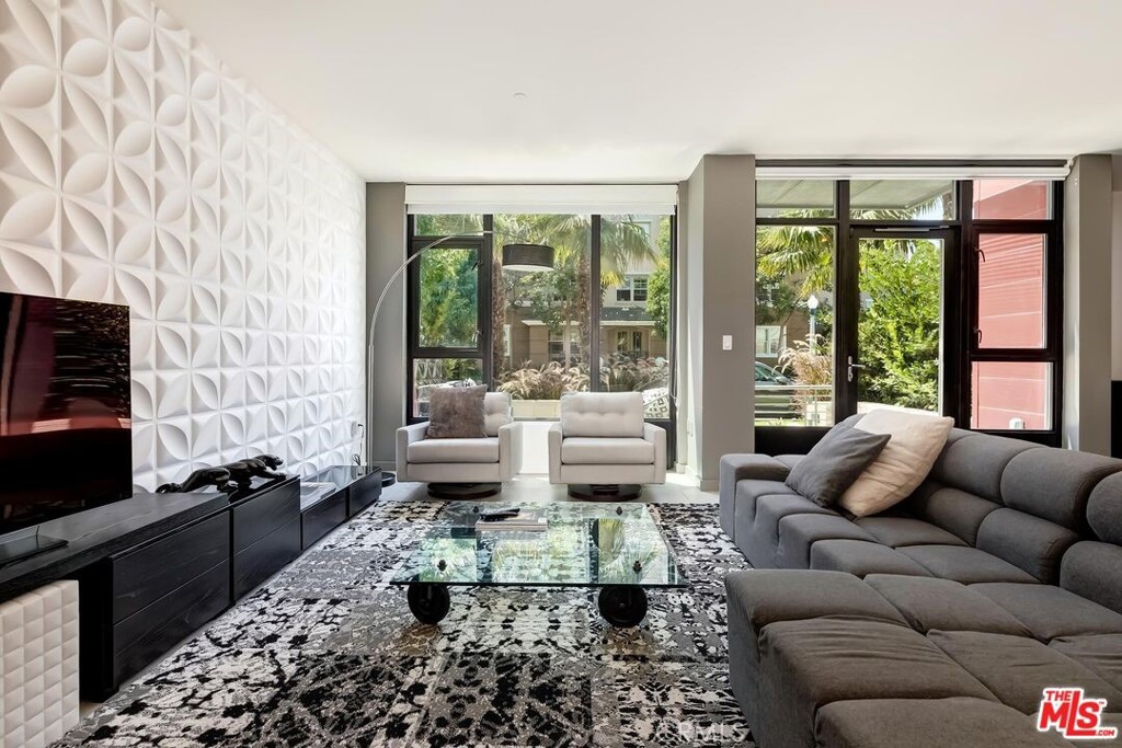 MLS #SB25277846 image #1