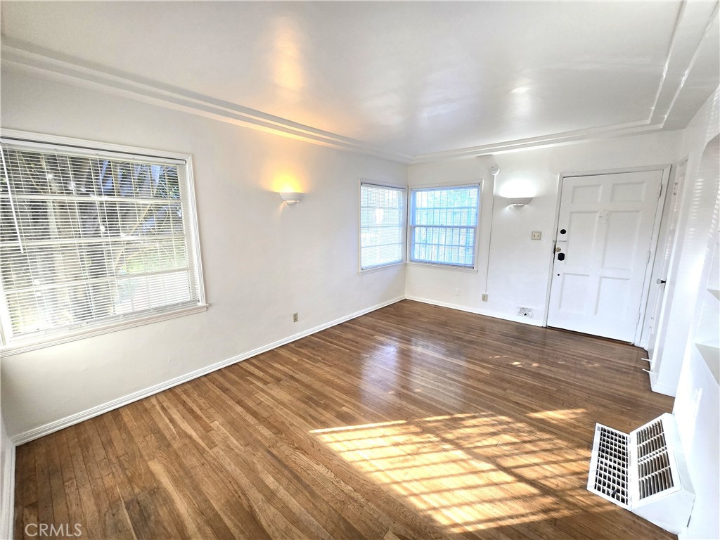 MLS #SB25278182 image #1