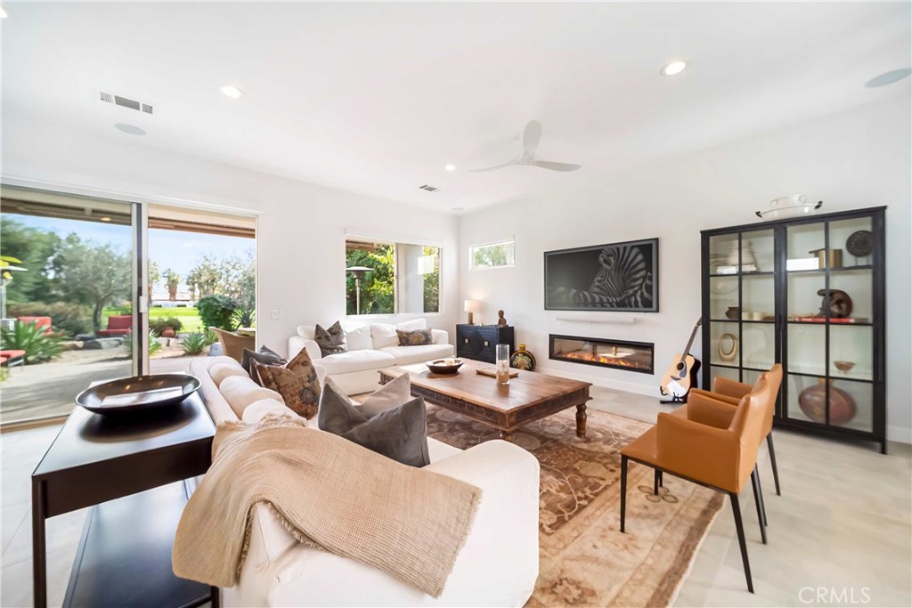 MLS #SR25006081 image #2