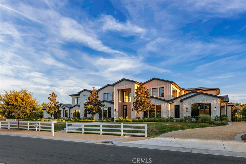 MLS #SR25007297 image #0