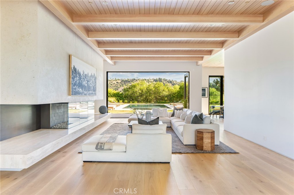 MLS #SR25007297 image #3