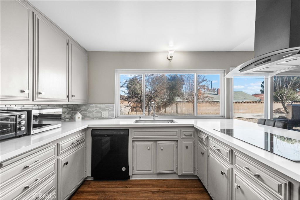 MLS #SR25009679 image #9