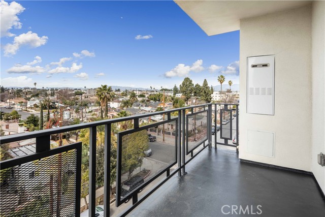 MLS #SR25066471 image #8