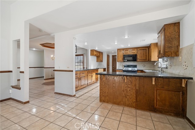 MLS #SR25067487 image #9