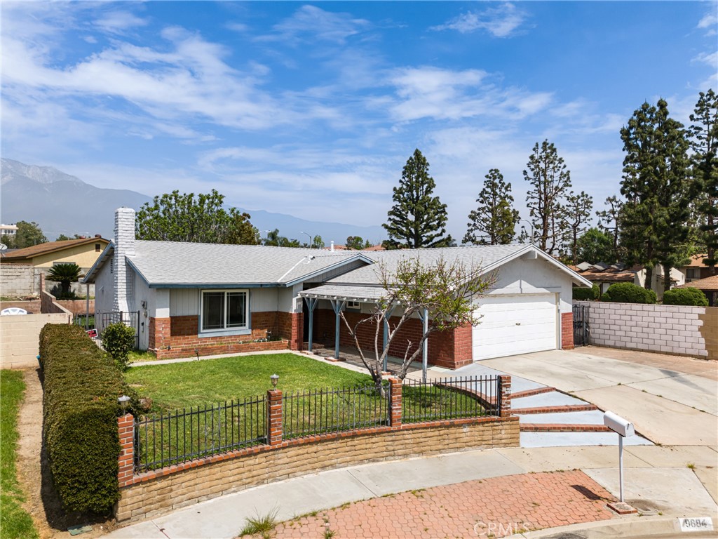 MLS #SR25092021 image #0