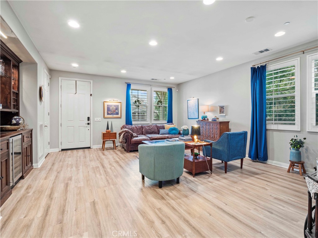 MLS #SR25092424 image #3