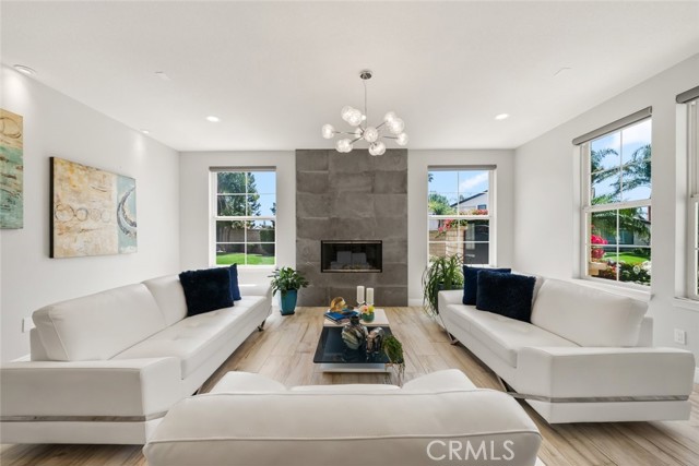 MLS #SR25093188 image #1