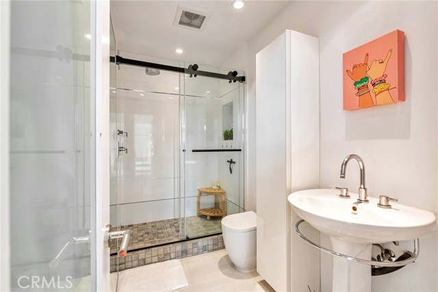 MLS #SR25095429 image #9