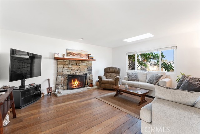MLS #SR25095698 image #8