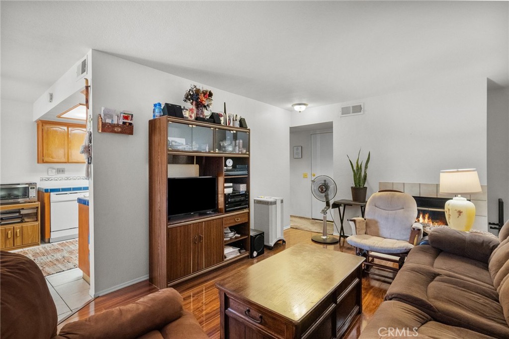 MLS #SR25095780 image #9