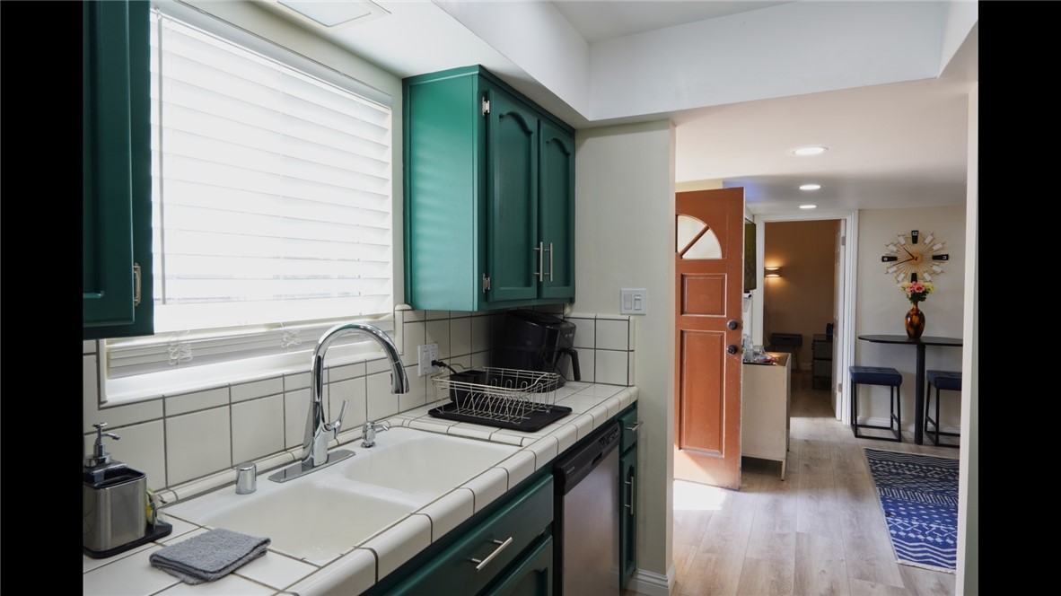 MLS #SR25100567 image #5