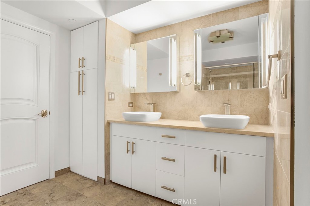 MLS #SR25100701 image #11