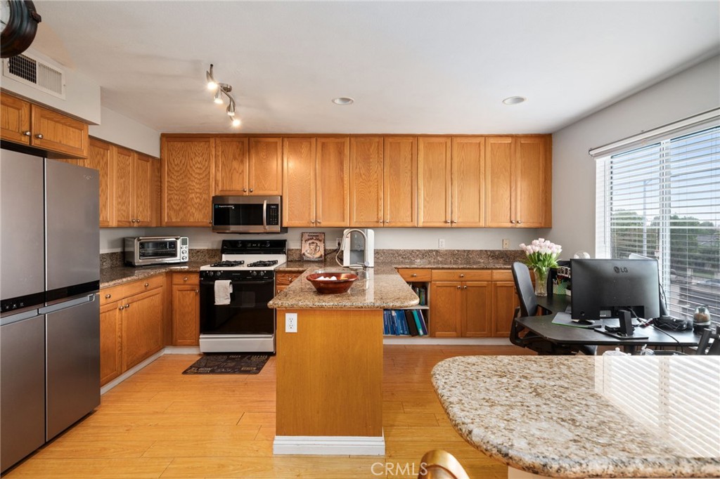 MLS #SR25100726 image #8