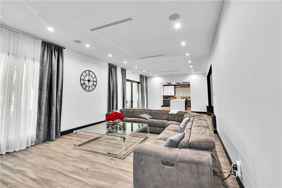 MLS #SR25102692 image #15