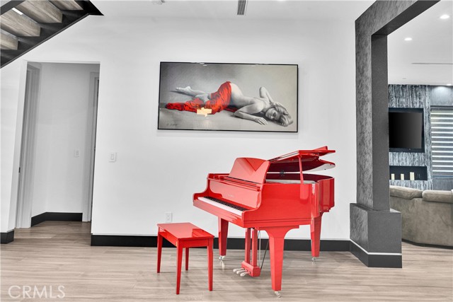 MLS #SR25102692 image #17