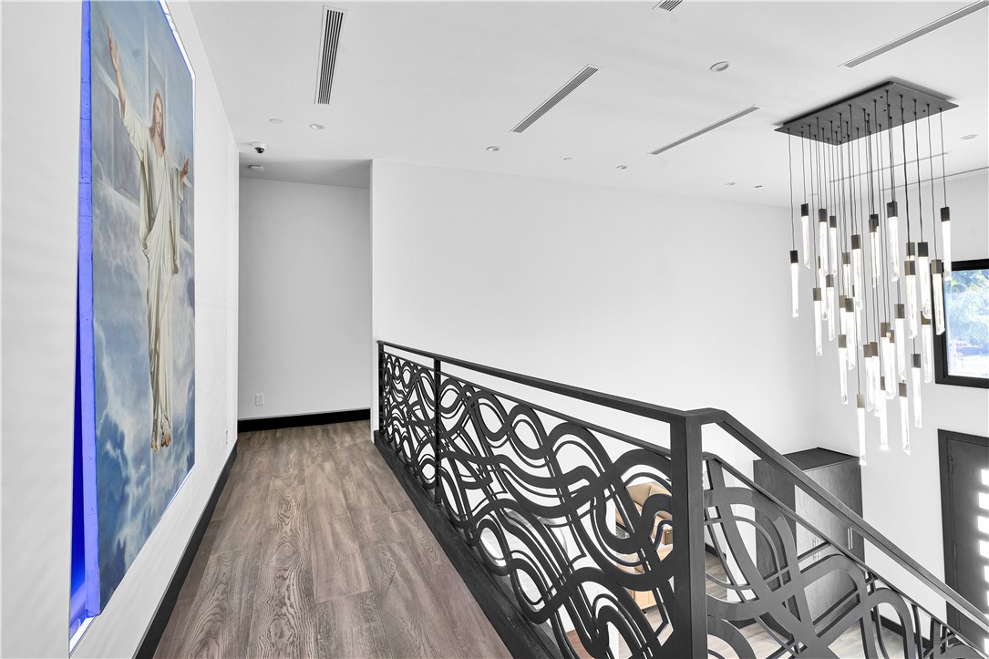 MLS #SR25102692 image #22