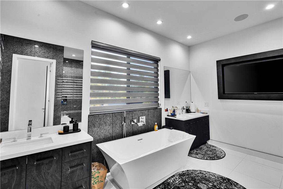 MLS #SR25102692 image #30