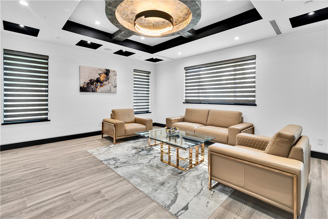 MLS #SR25102692 image #8