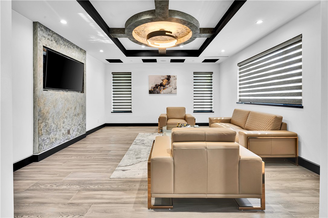 MLS #SR25102692 image #9