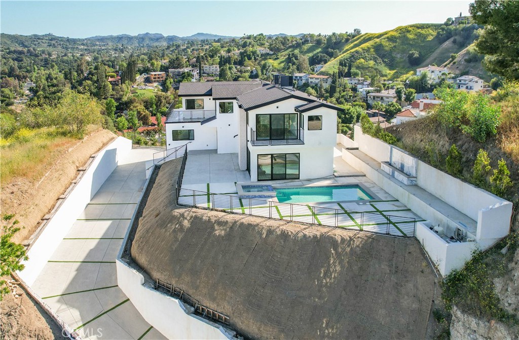 MLS #SR25103066 image #1