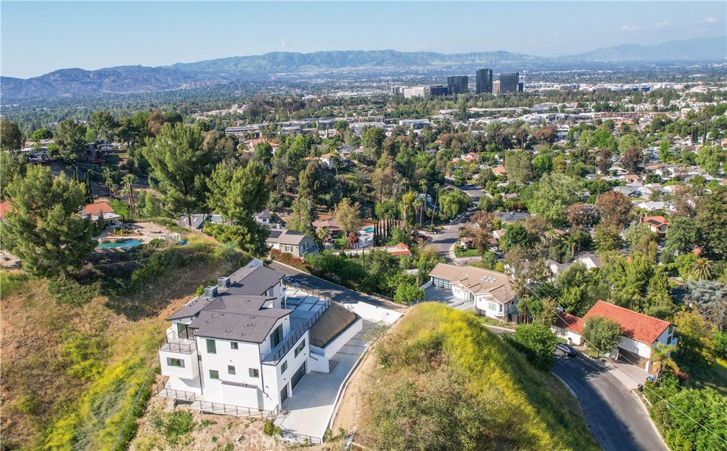 MLS #SR25103066 image #6