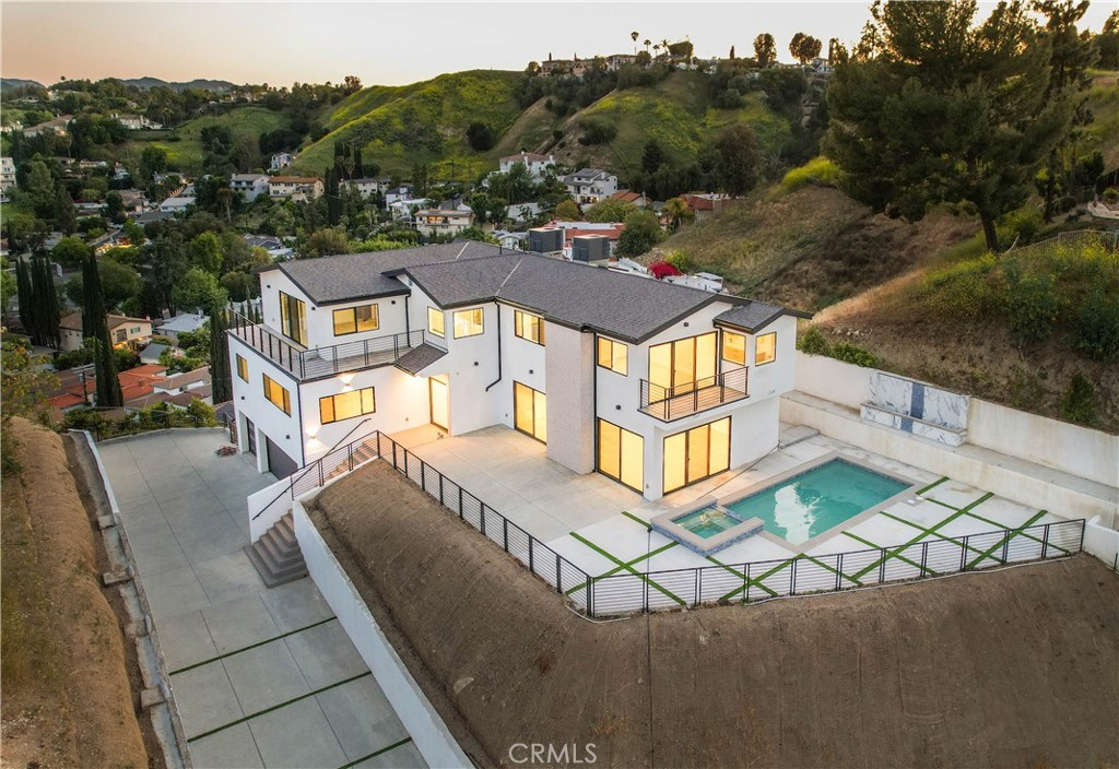 MLS #SR25103066 image #8