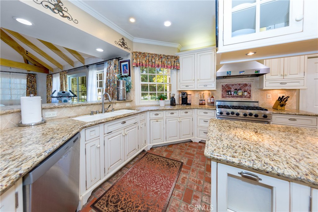 MLS #SR25103186 image #14