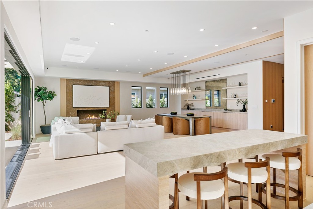 MLS #SR25103404 image #12