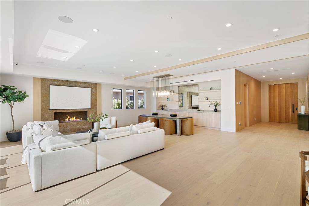 MLS #SR25103404 image #13