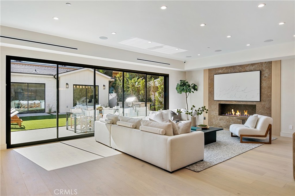 MLS #SR25103404 image #15