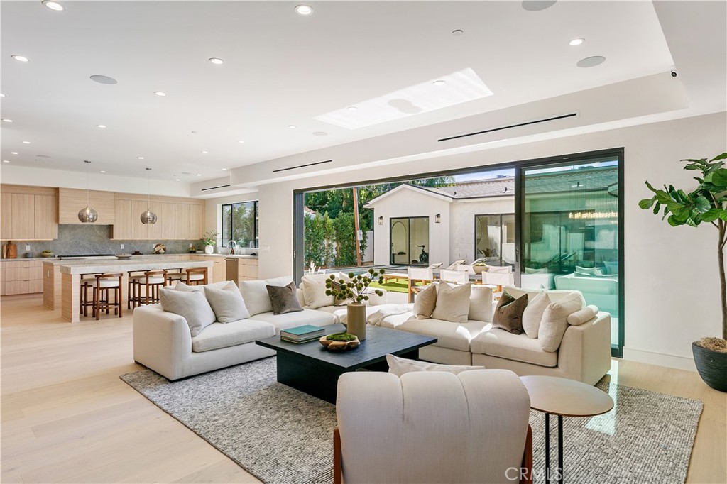 MLS #SR25103404 image #16