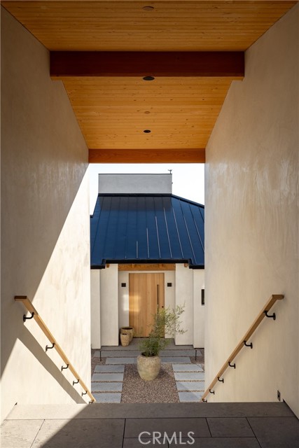 MLS #SR25106630 image #1