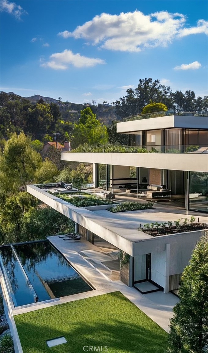 MLS #SR25107635 image #1