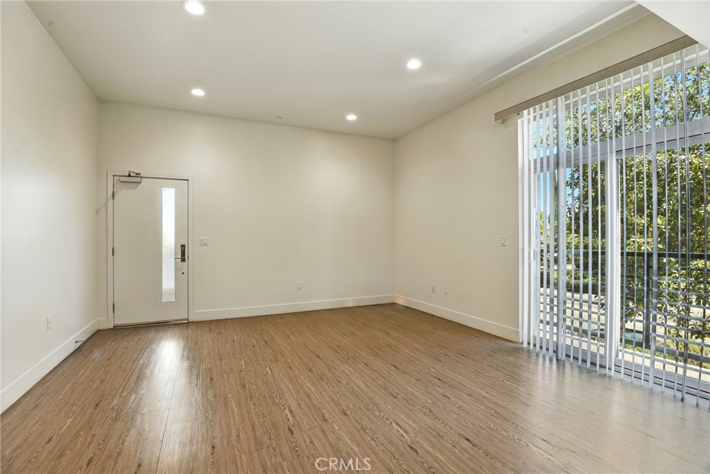 MLS #SR25108009 image #4